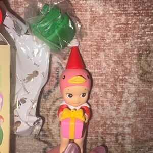 SONNY ANGEL Santa’s Little Helper - duck